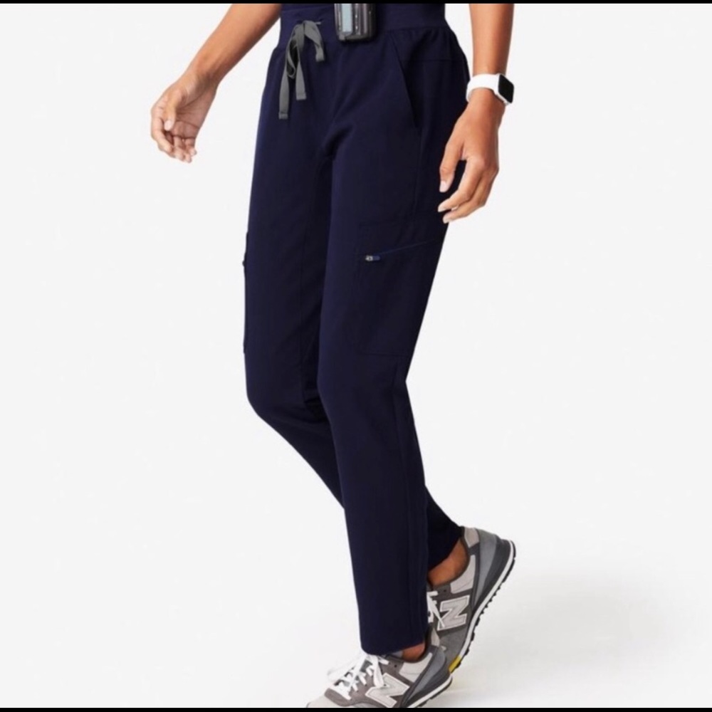 BNWT Limited Edition Figs NAVY Kauro Scrub Pant, Size M
